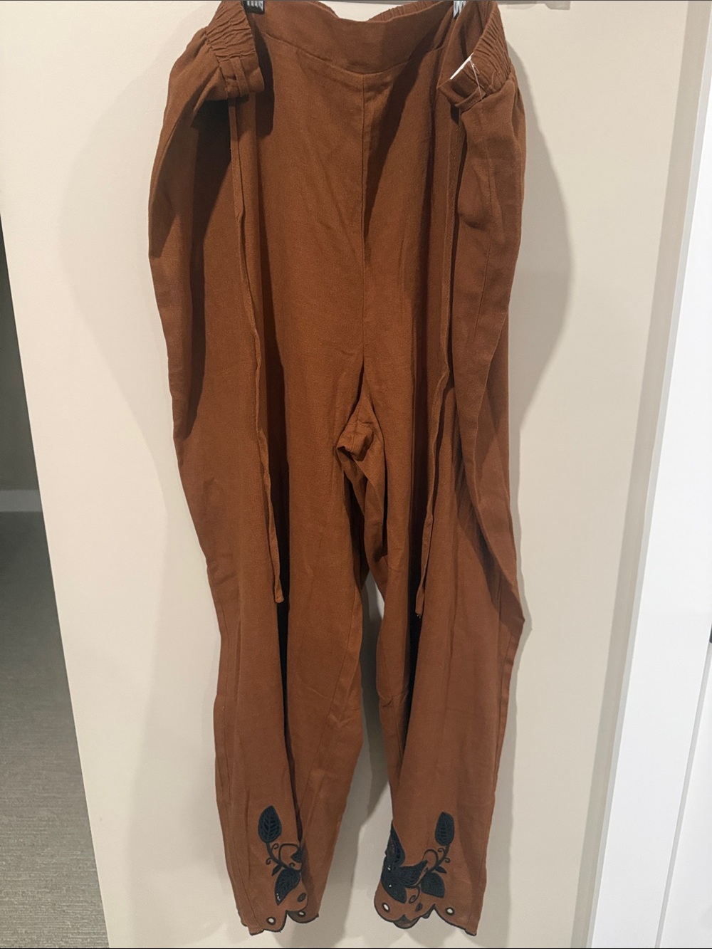 Ellen Tracy Copper Embroider pants